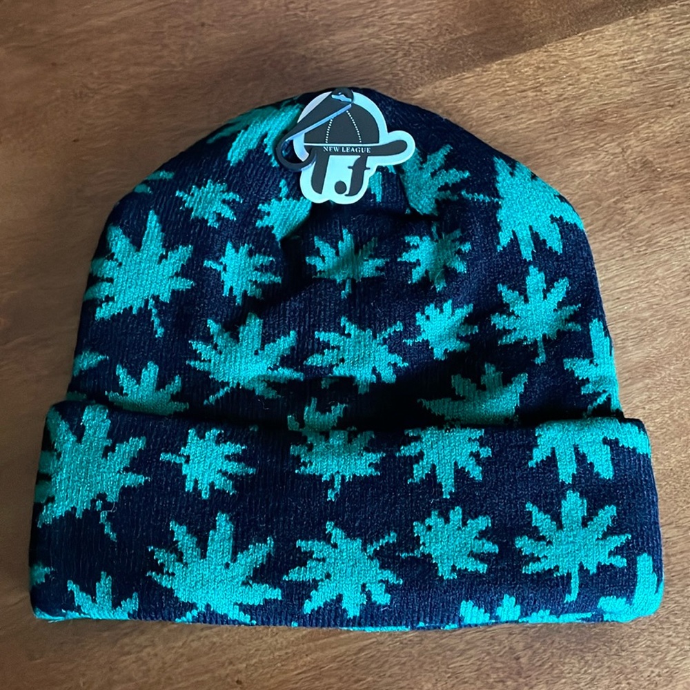 New League Unisex Leaf Print Hat. NWT
